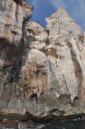 Commissione Speleosubacquea - Riposizionamento ingressi a Capo Figari